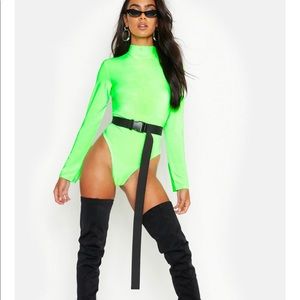 NWT BooHoo trendy black buckle belt